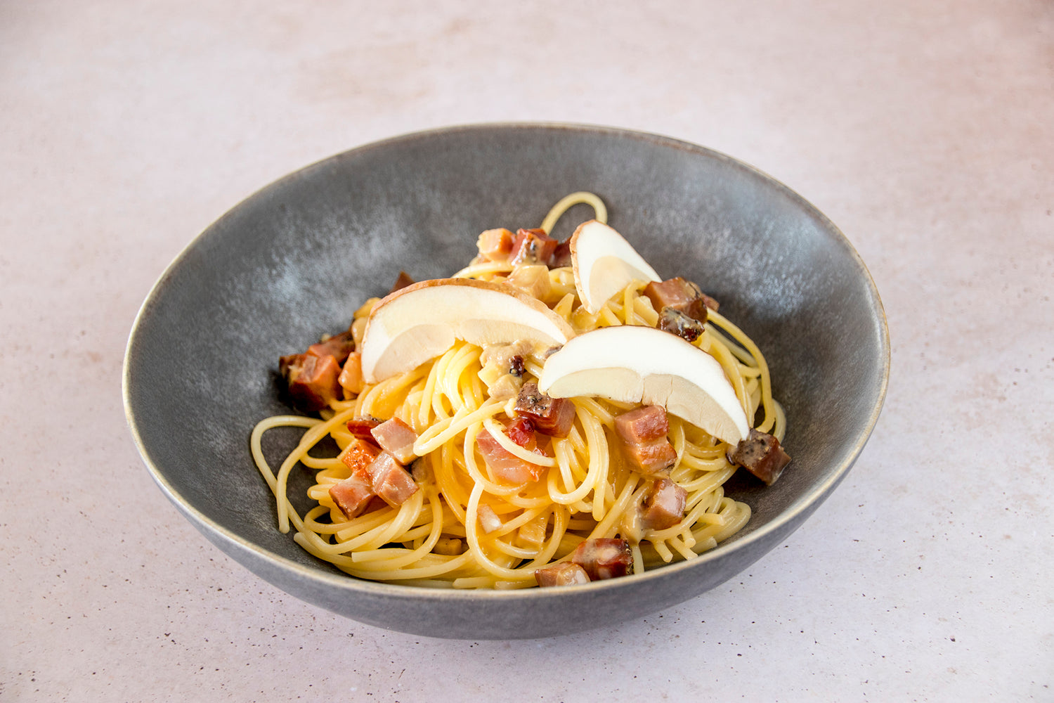 Carbonara with boletus